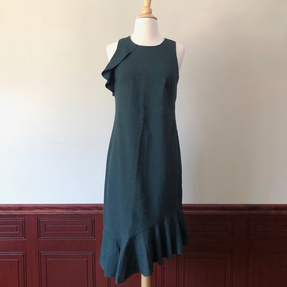 Banana Republic • Sleeveless Mermaid Dress - Picture 2 of 9